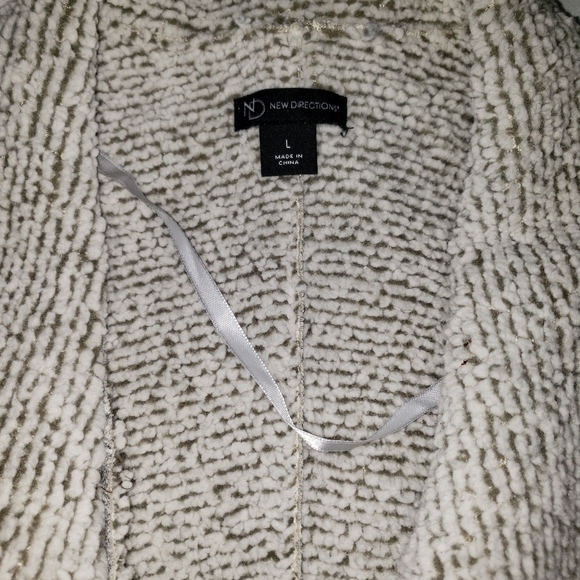 ND New Direction Size Large Gray and white vest - Picture 8 of 10